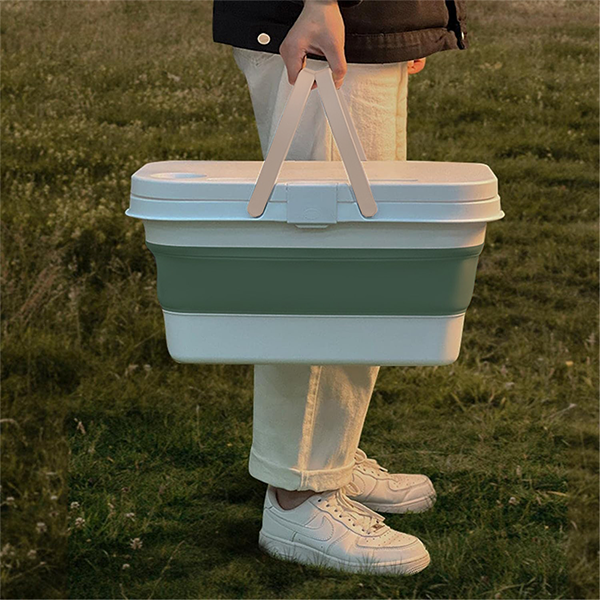 Lifestyle Picnic Basket with Table